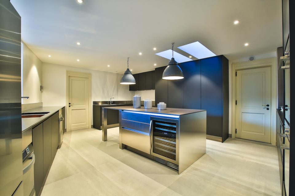 Apartment in Chamonix Mont-Blanc kitchen | FedArch Architects